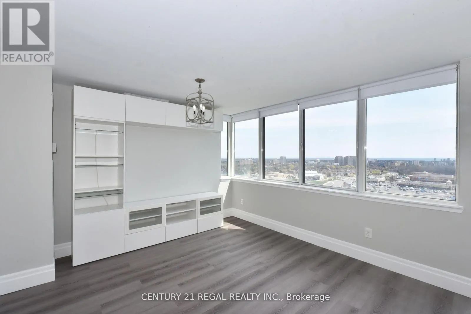 1612 - 350 WEBB DRIVE