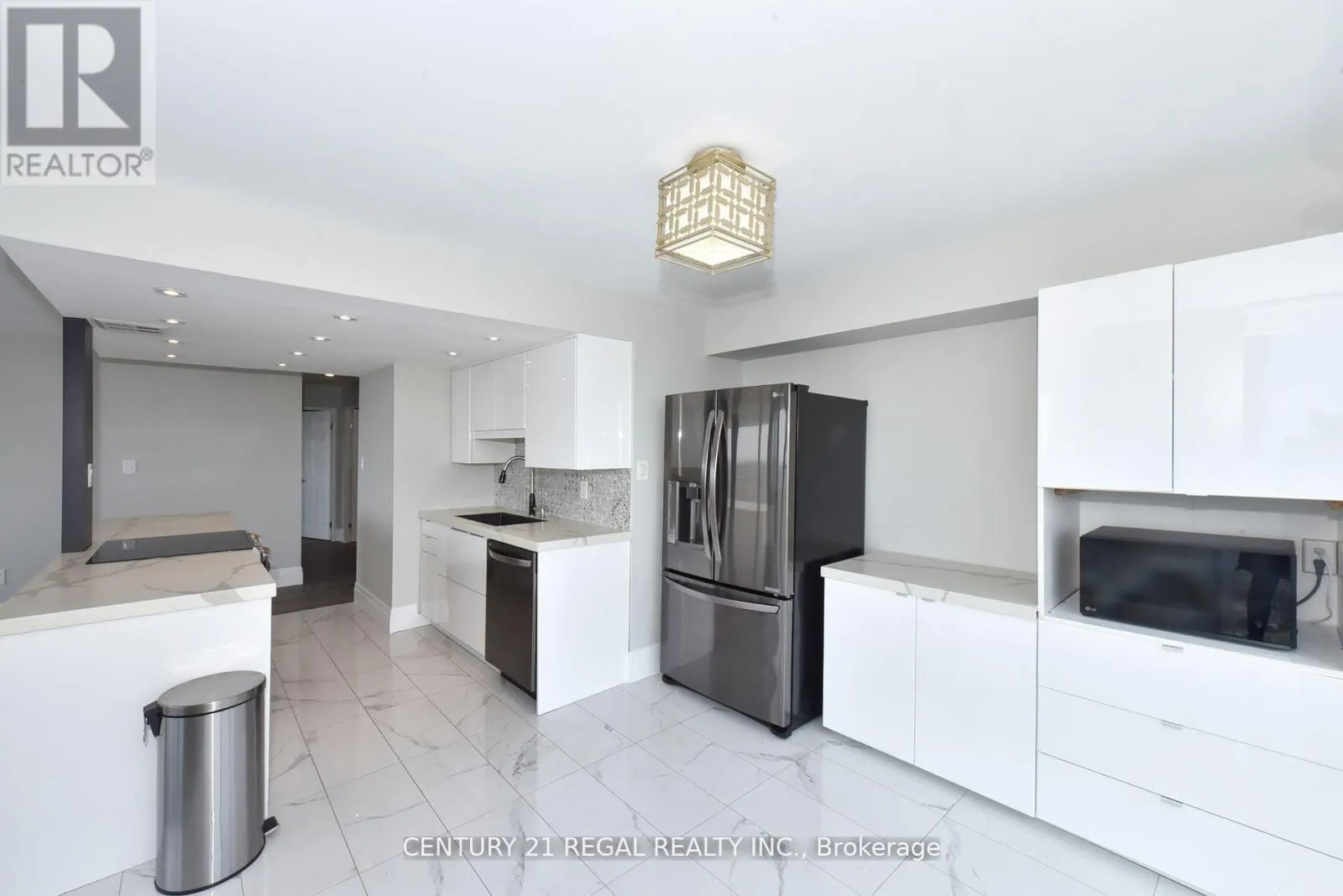 1612 - 350 WEBB DRIVE