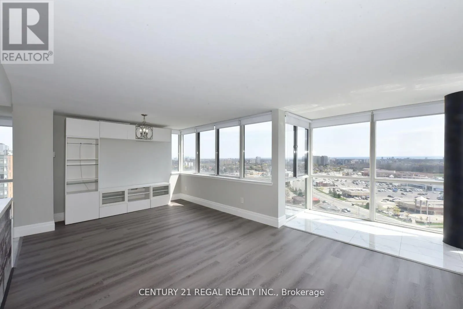1612 - 350 WEBB DRIVE