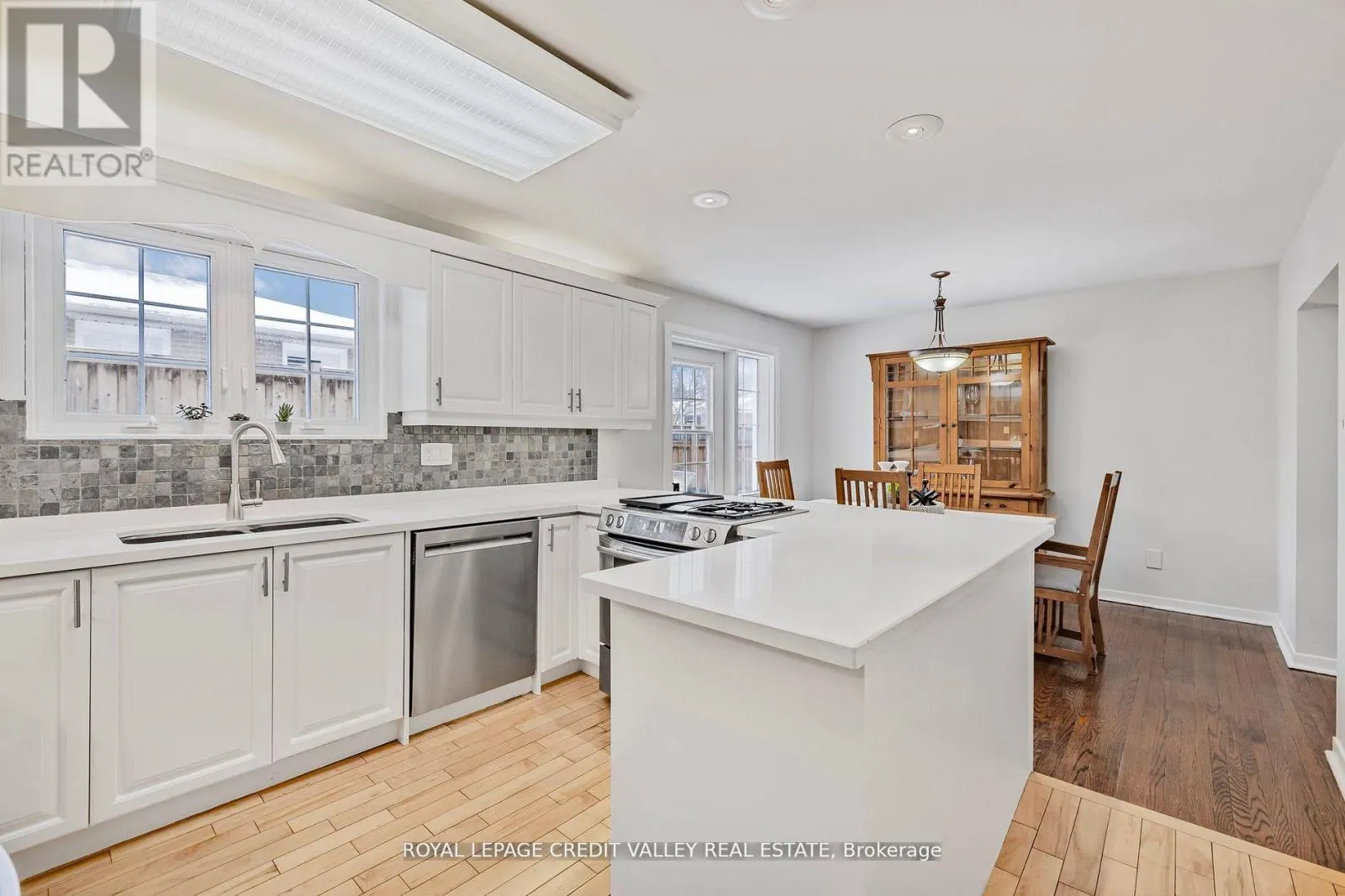 36 LOCKTON CRESCENT