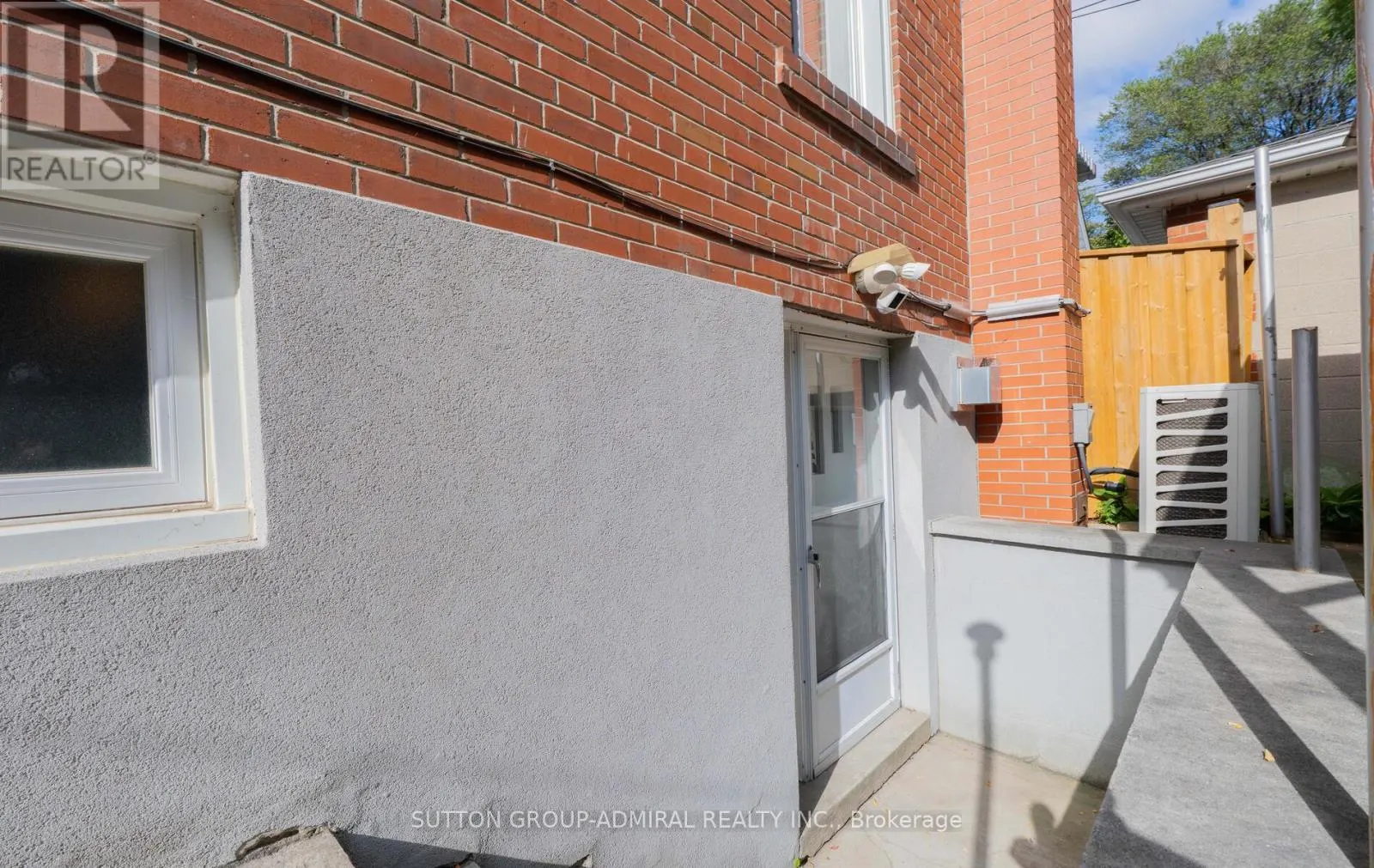 112 STRATHNAIRN AVENUE