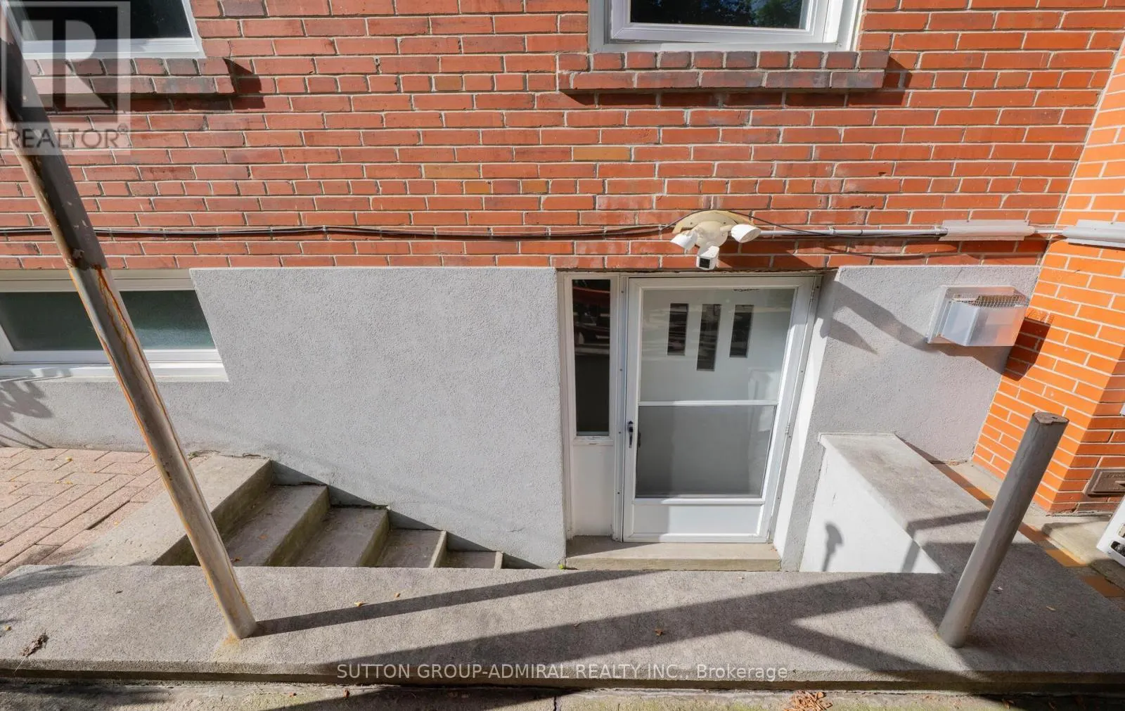 112 STRATHNAIRN AVENUE