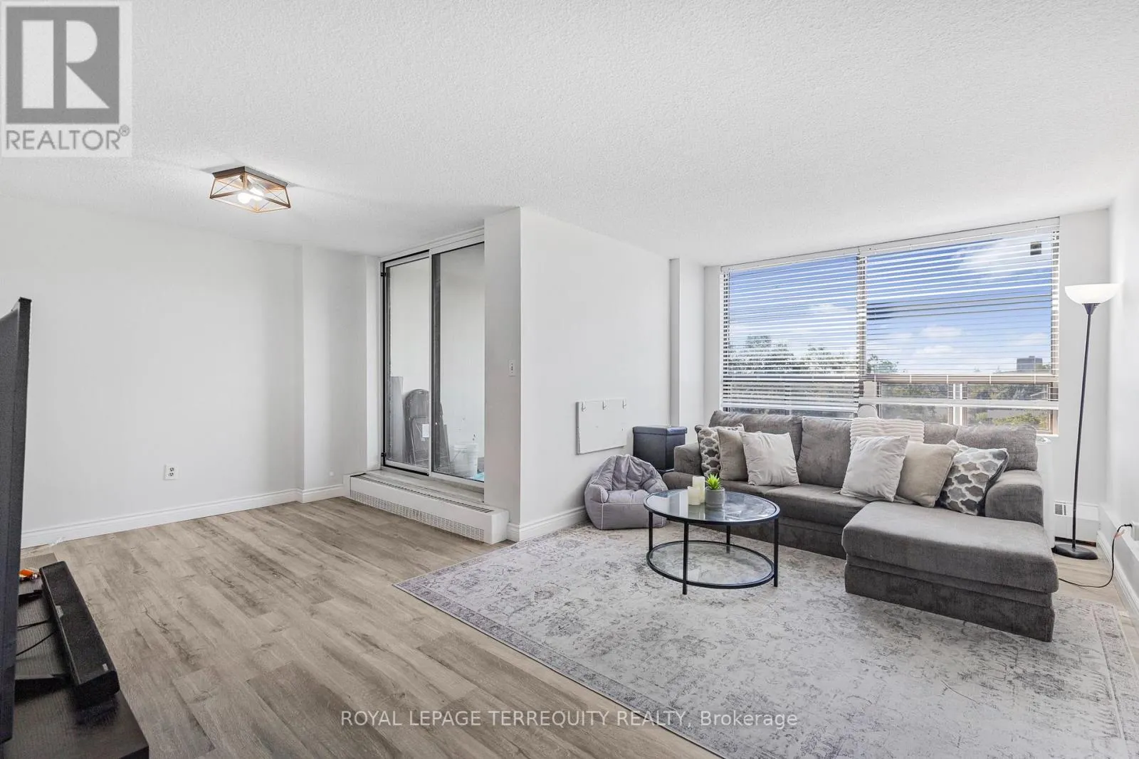 601 - 2556 ARGYLE ROAD