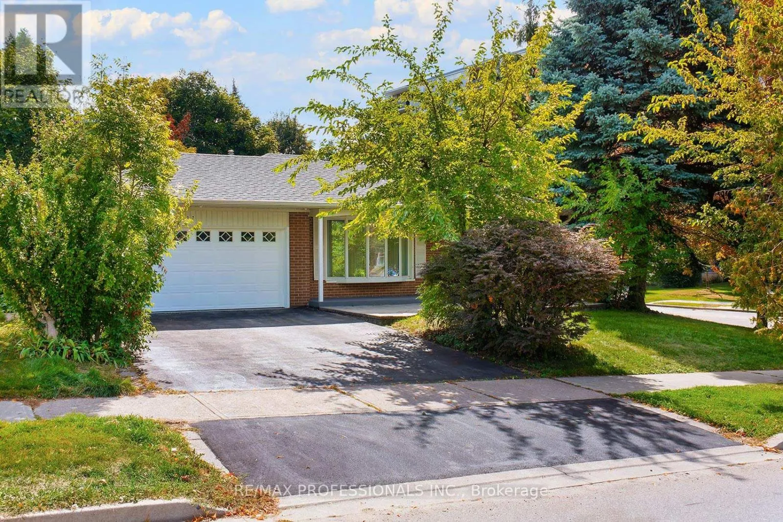 37 SUNPLAINS CRESCENT