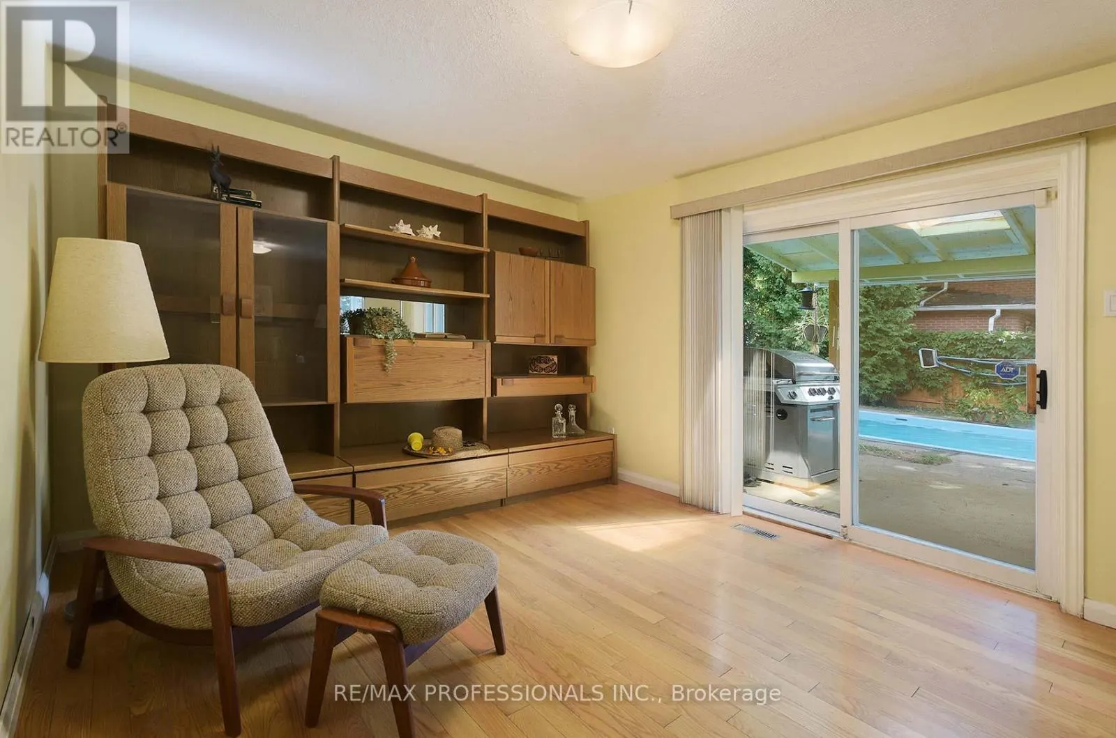 37 SUNPLAINS CRESCENT