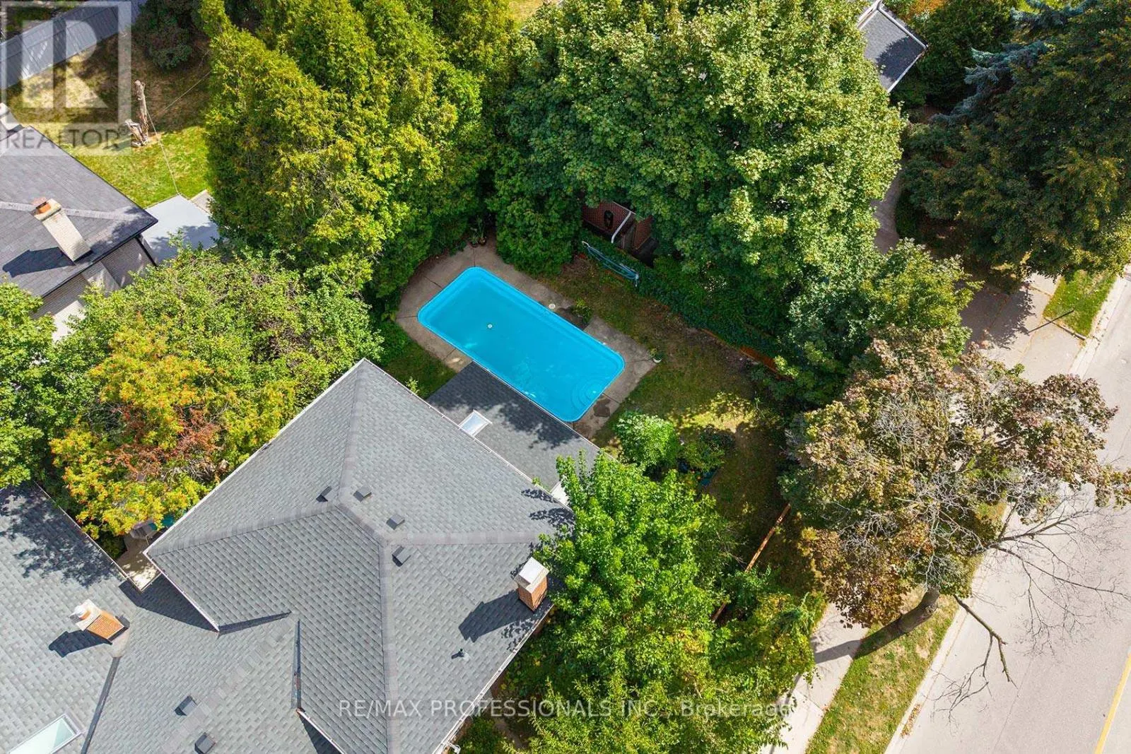 37 SUNPLAINS CRESCENT