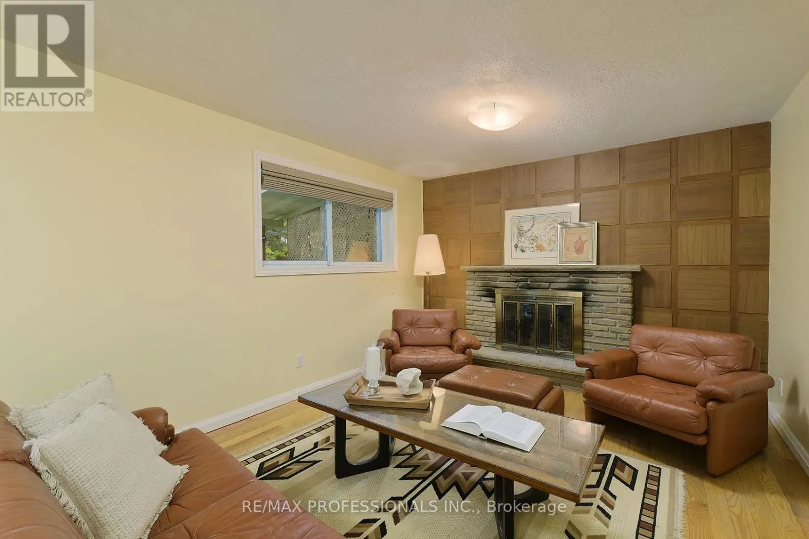 37 SUNPLAINS CRESCENT