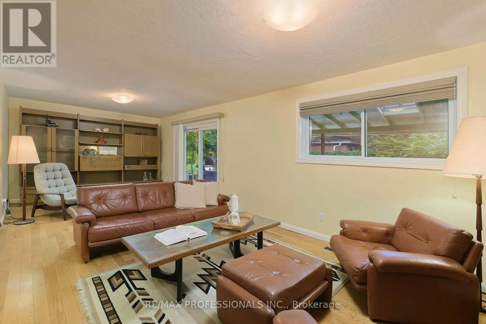 37 SUNPLAINS CRESCENT