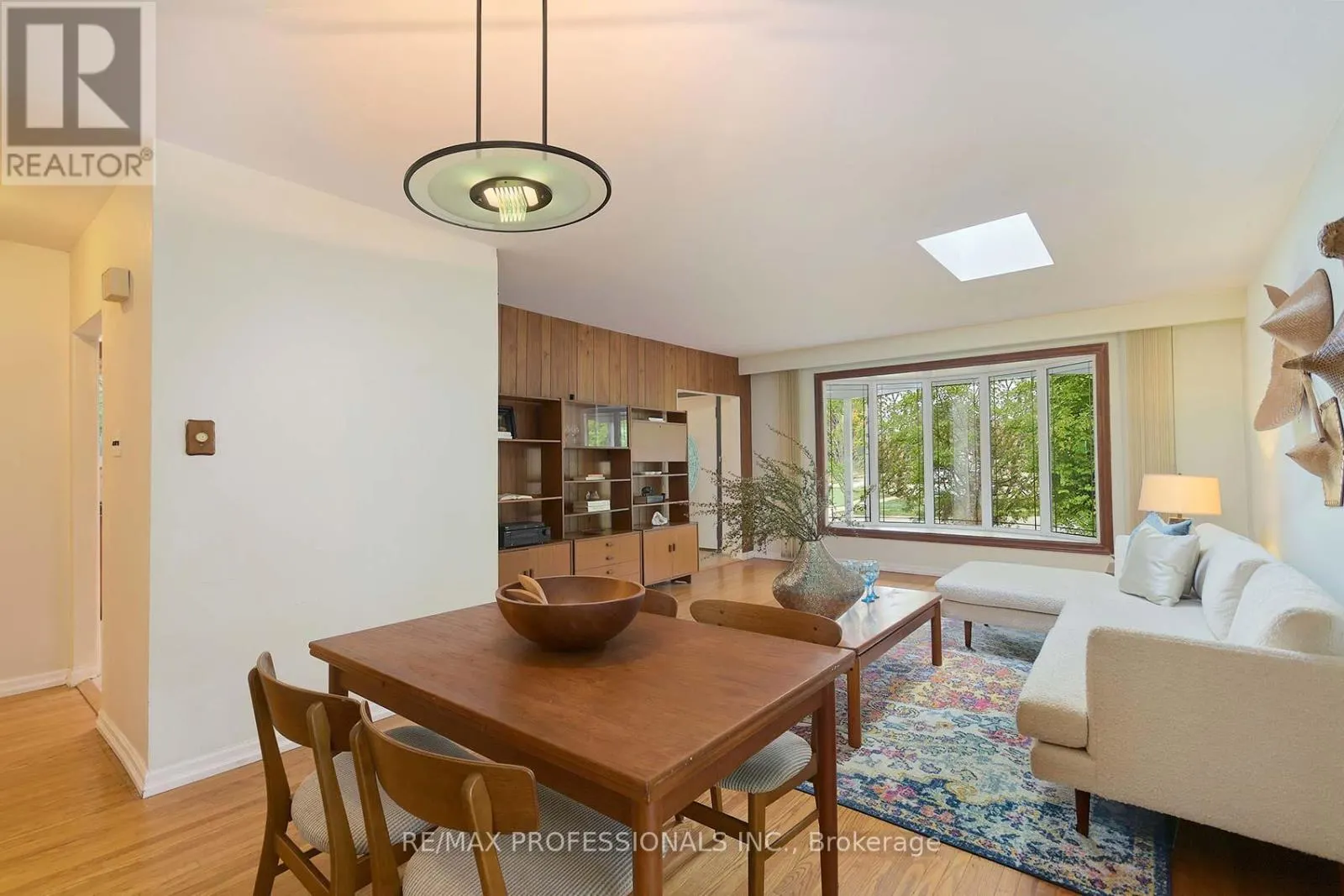 37 SUNPLAINS CRESCENT