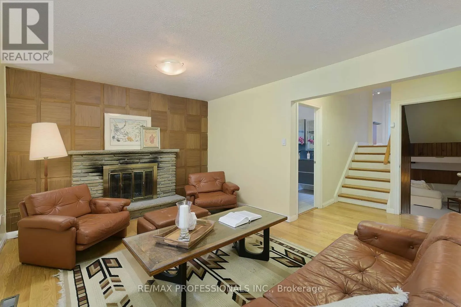 37 SUNPLAINS CRESCENT