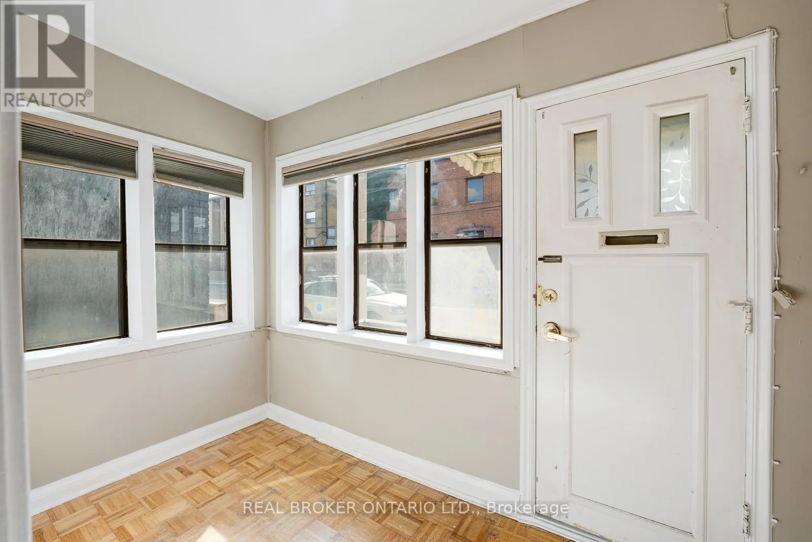 195 ISLINGTON AVENUE