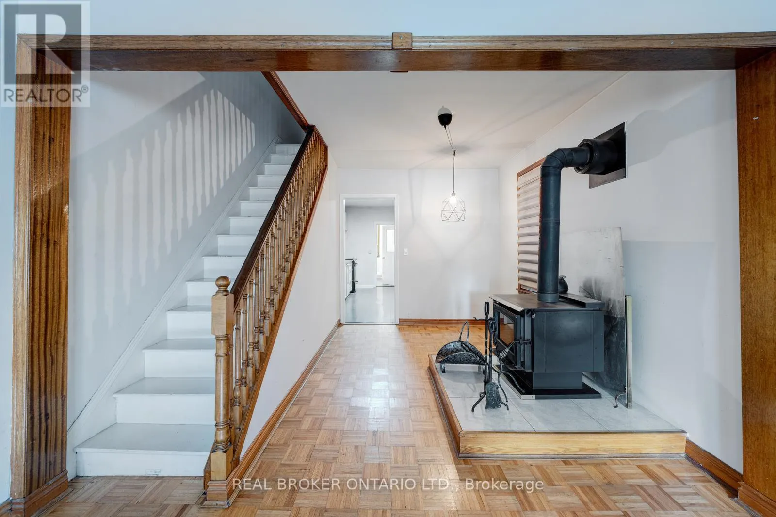 195 ISLINGTON AVENUE