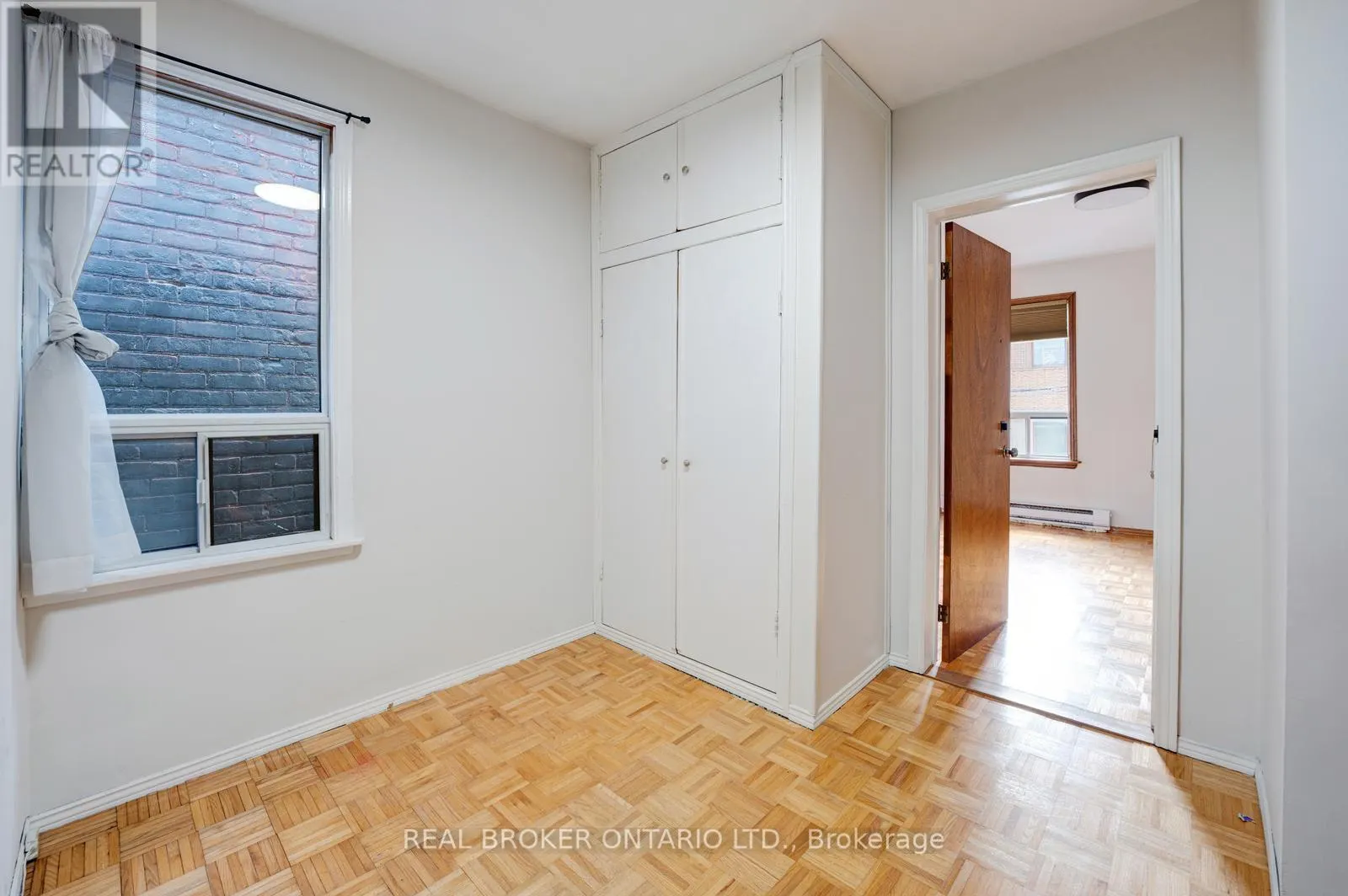 195 ISLINGTON AVENUE