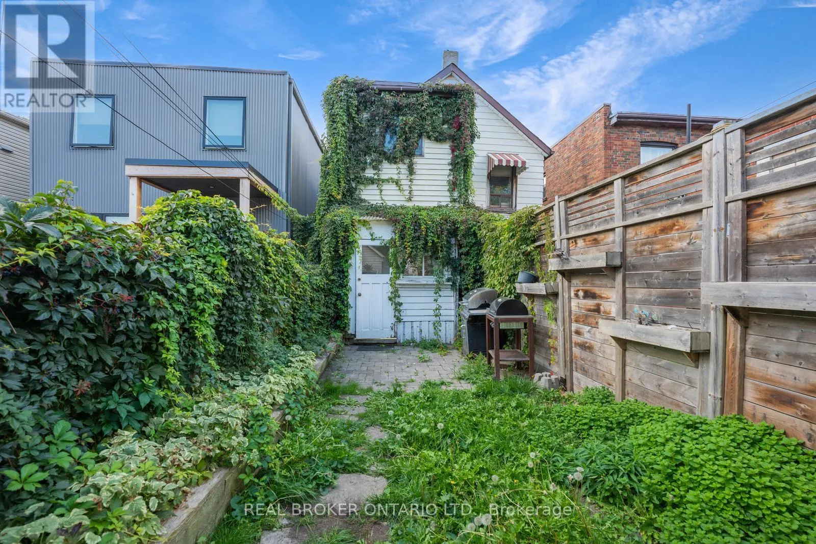 195 ISLINGTON AVENUE