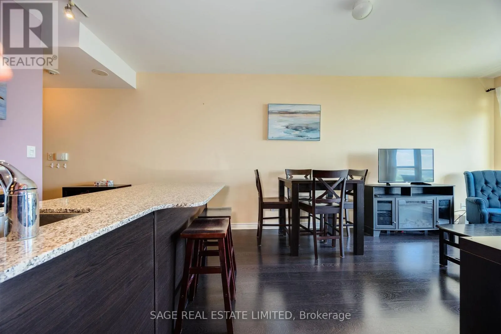 1302 - 3865 LAKE SHORE BOULEVARD W