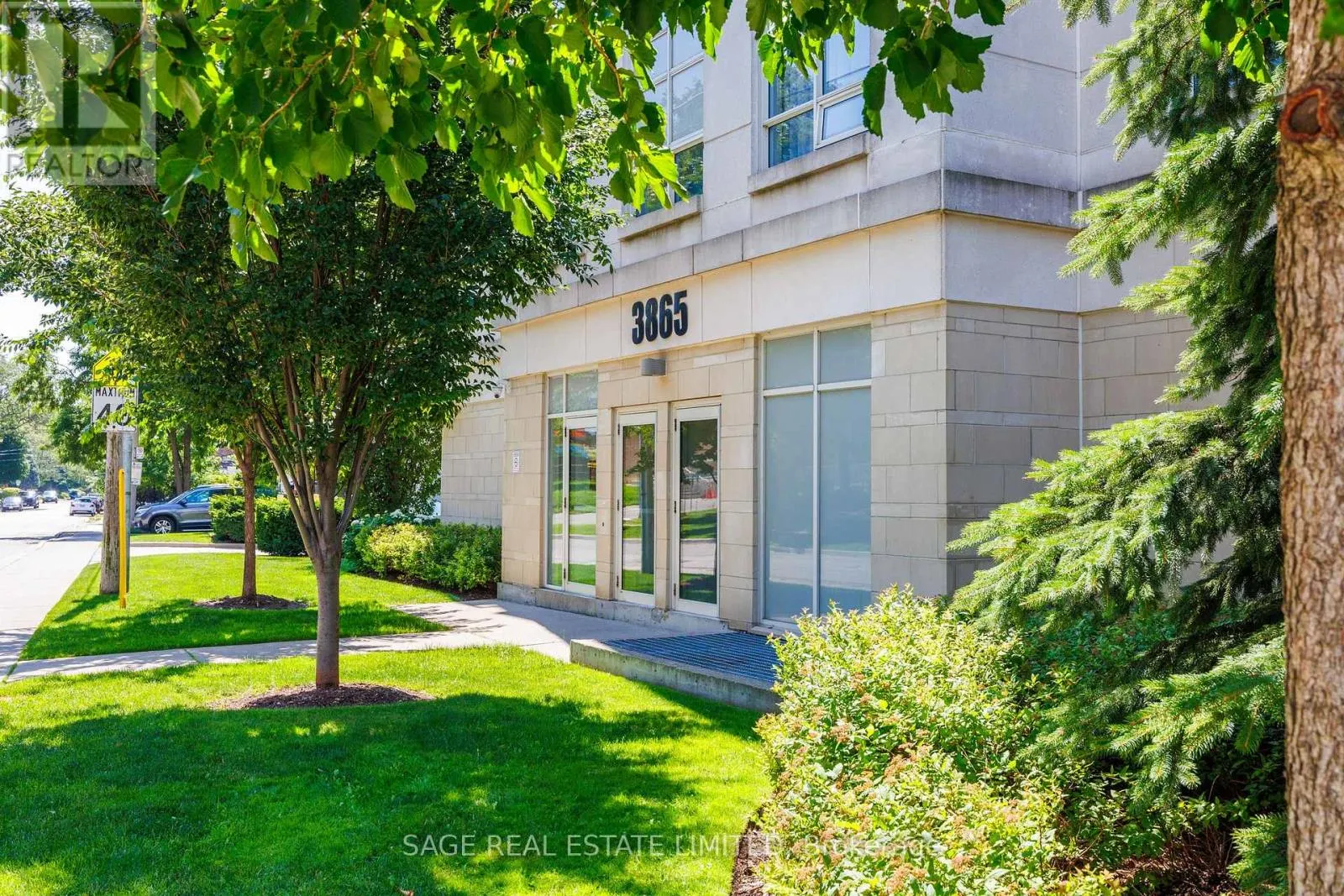 1302 - 3865 LAKE SHORE BOULEVARD W