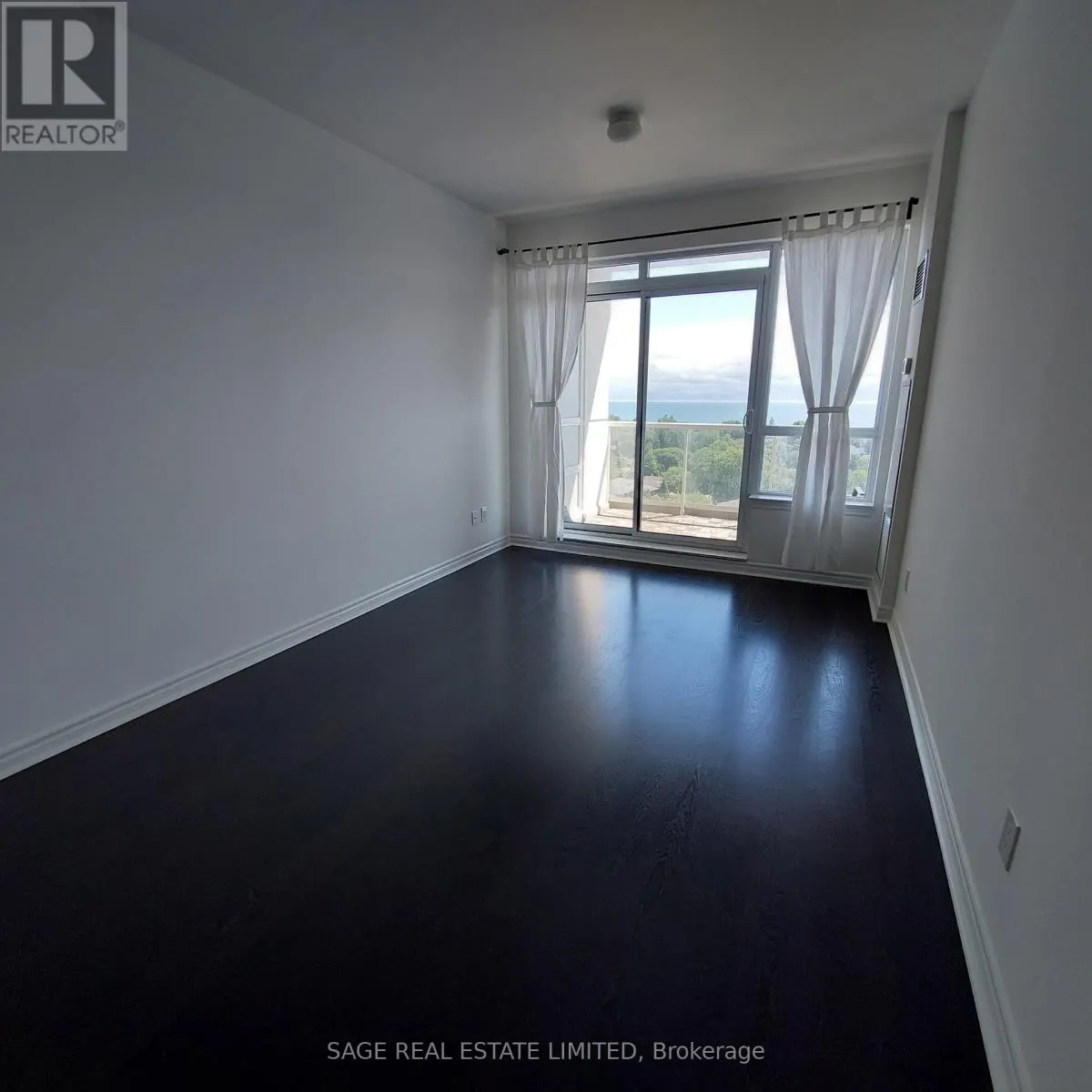 1302 - 3865 LAKE SHORE BOULEVARD W