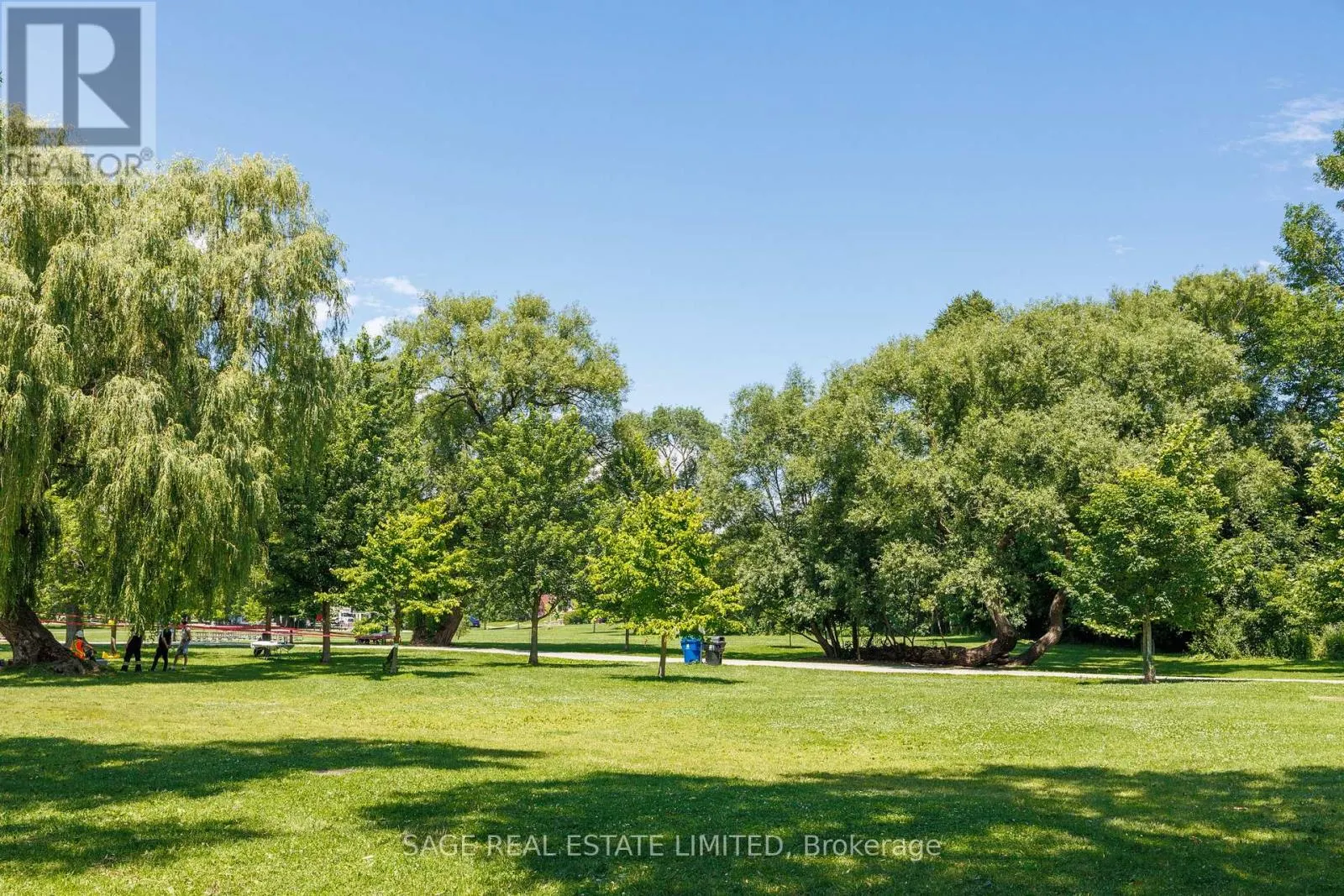 1302 - 3865 LAKE SHORE BOULEVARD W