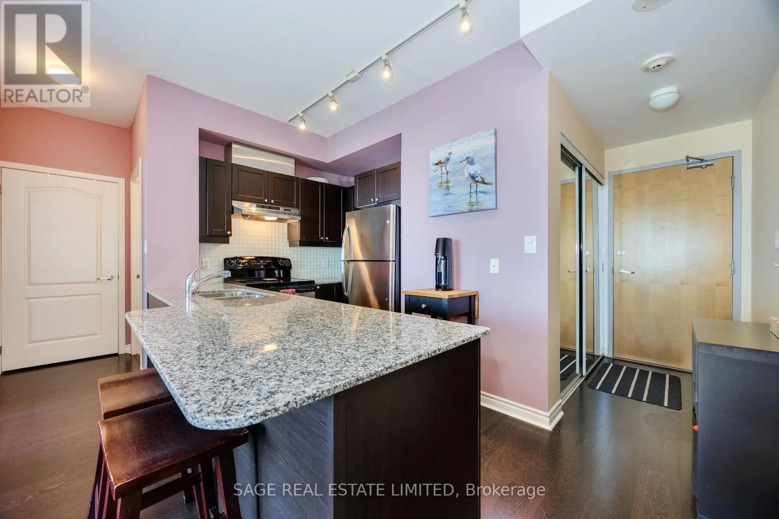 1302 - 3865 LAKE SHORE BOULEVARD W