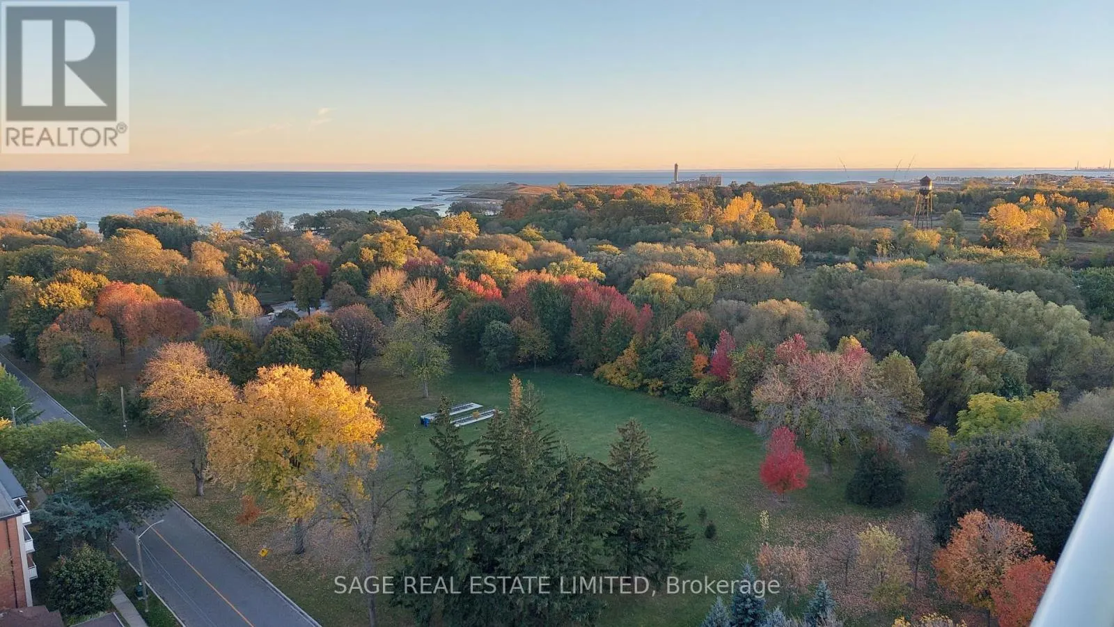 1302 - 3865 LAKE SHORE BOULEVARD W