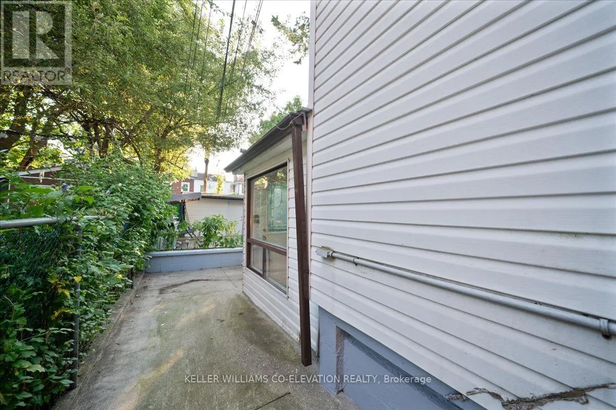 85 EMERSON AVENUE