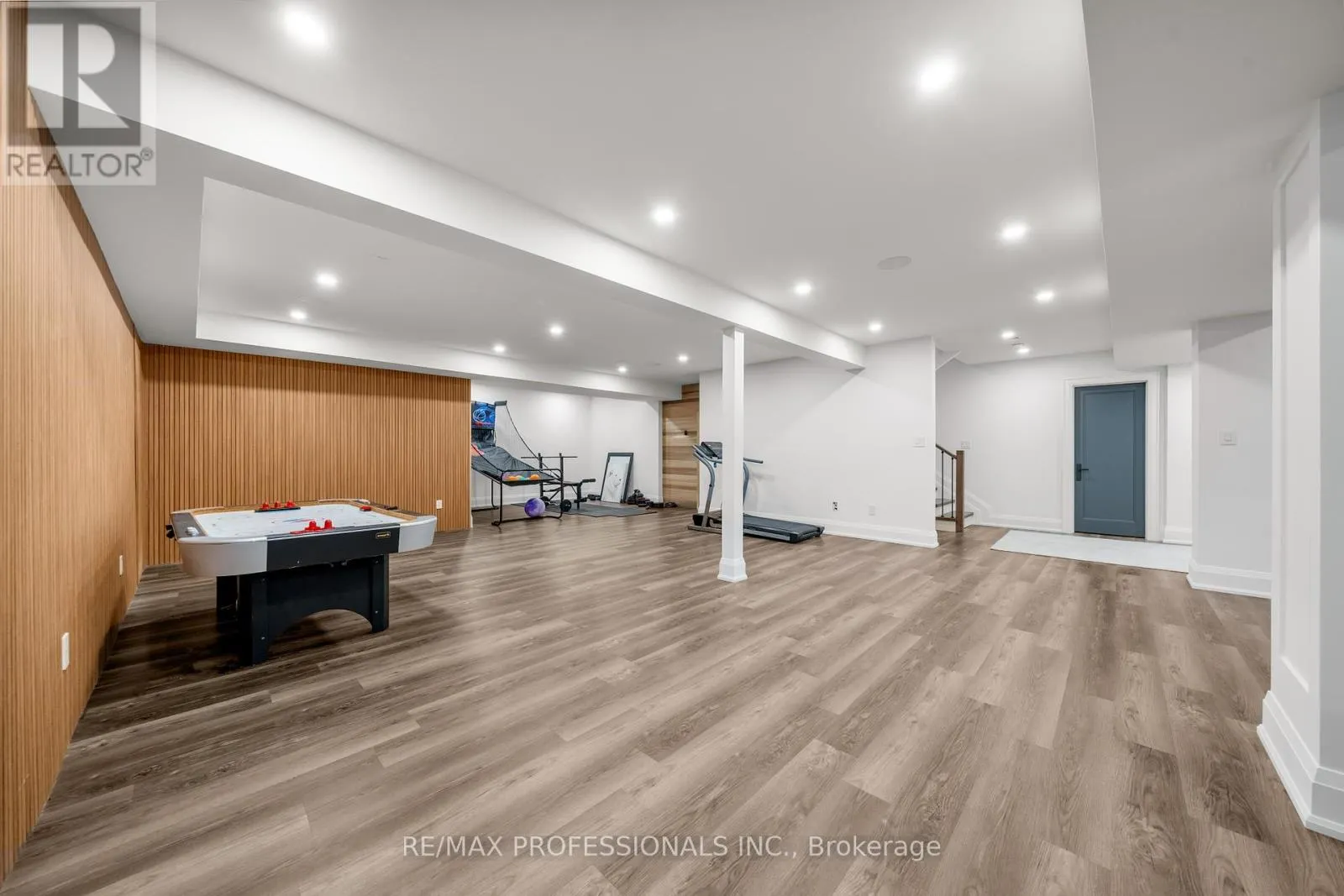 583 WEIR AVENUE
