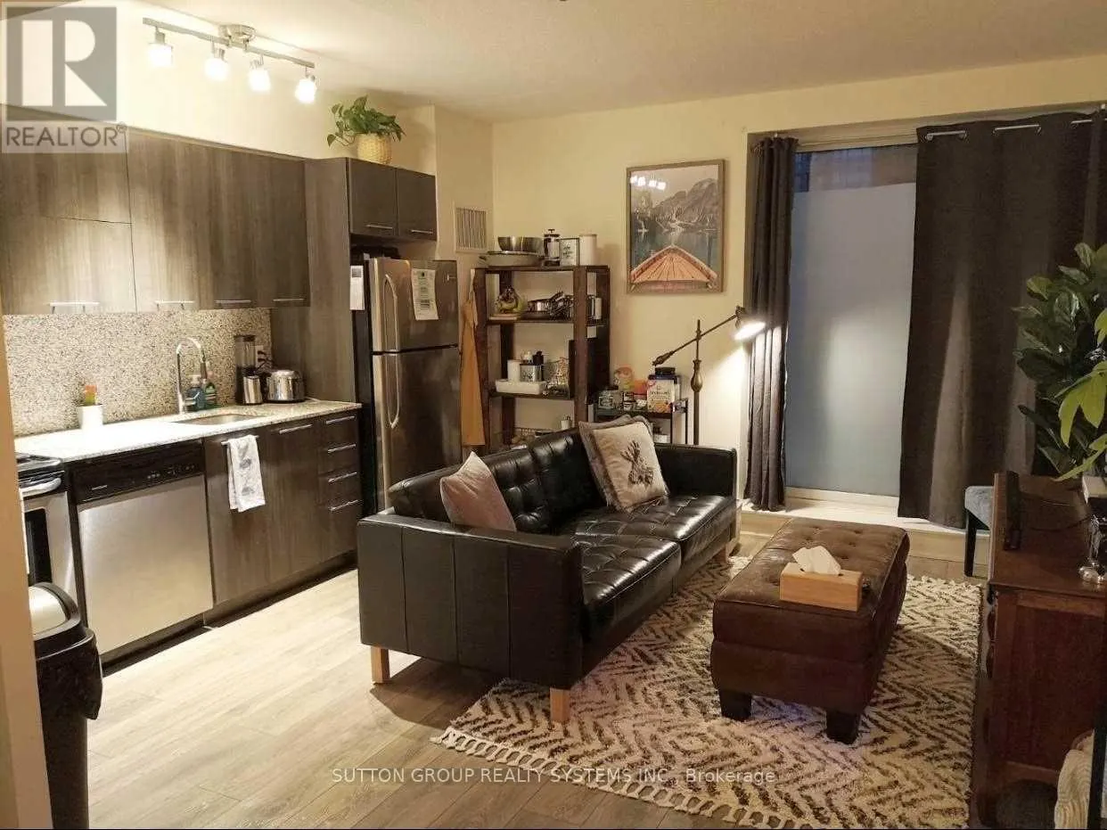 105 - 38 JOE SHUSTER WAY