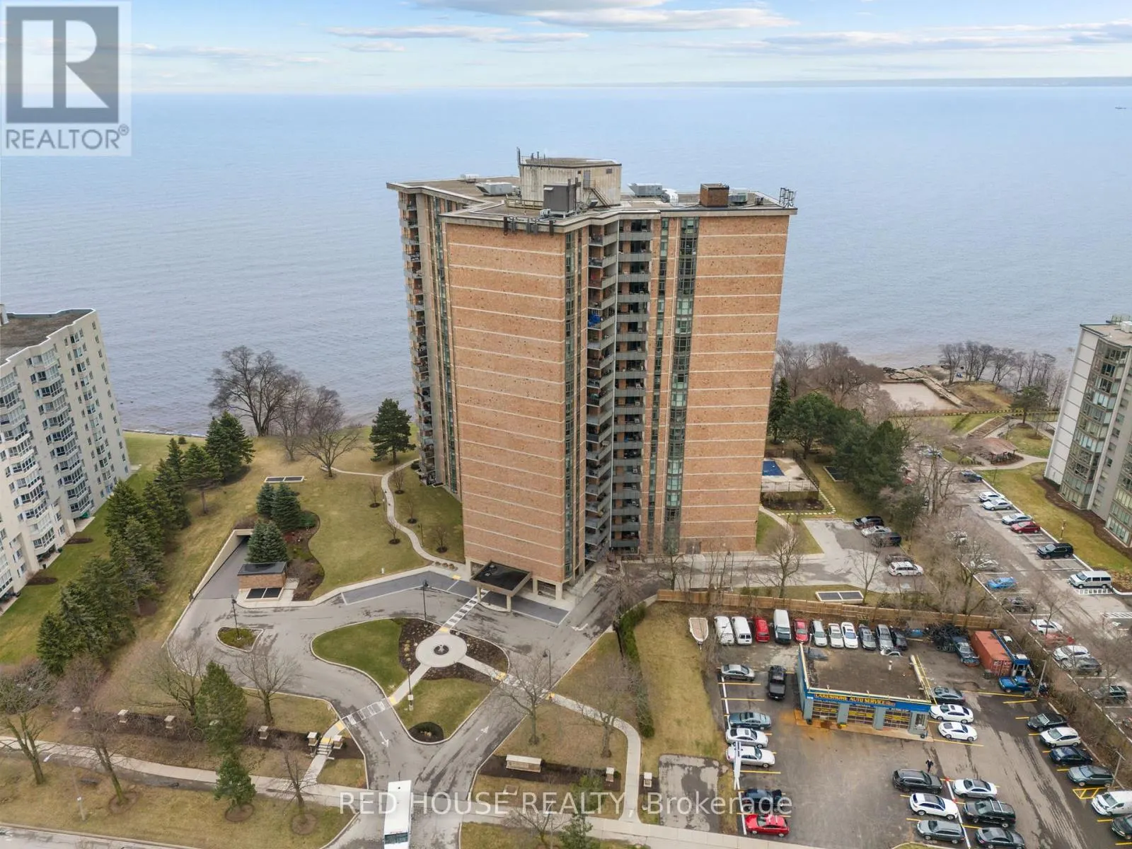 809 - 5250 LAKESHORE ROAD