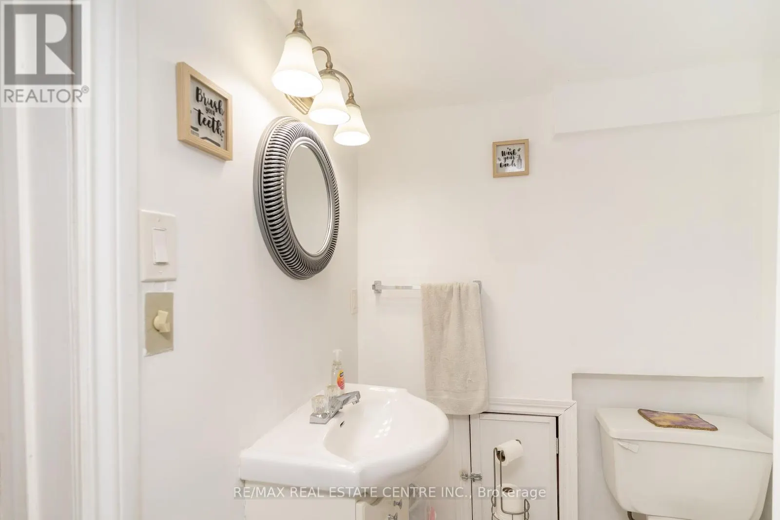 105 ALOMA CRESCENT