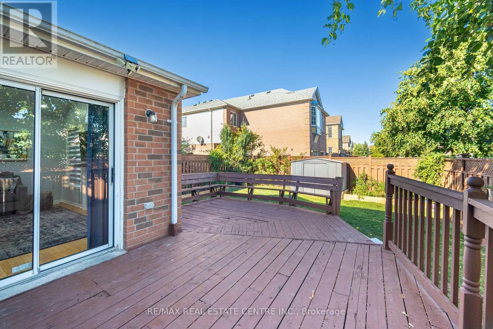 16 FEATHERTOP LANE