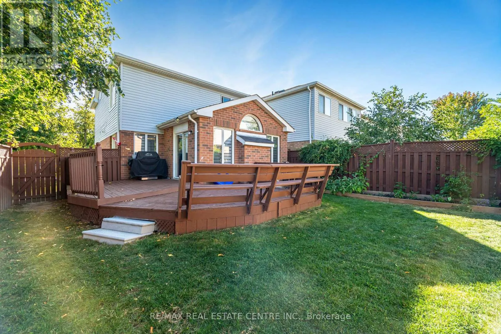 16 FEATHERTOP LANE