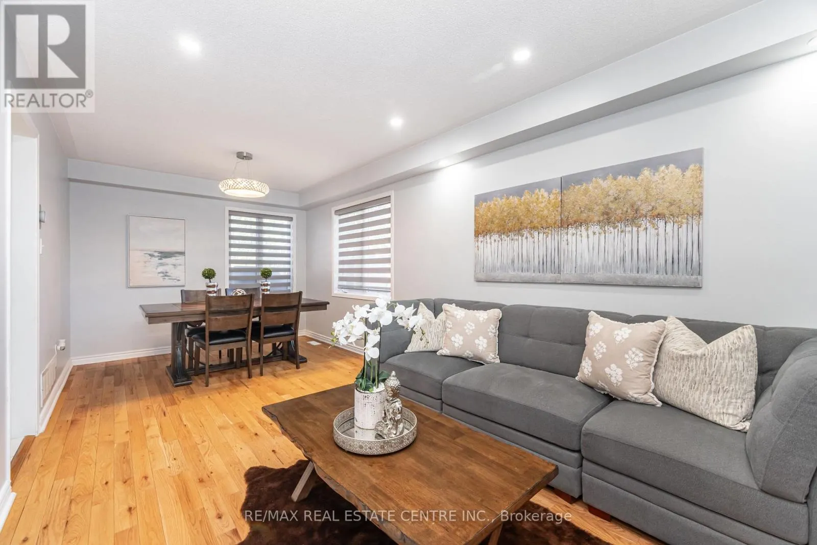 16 FEATHERTOP LANE
