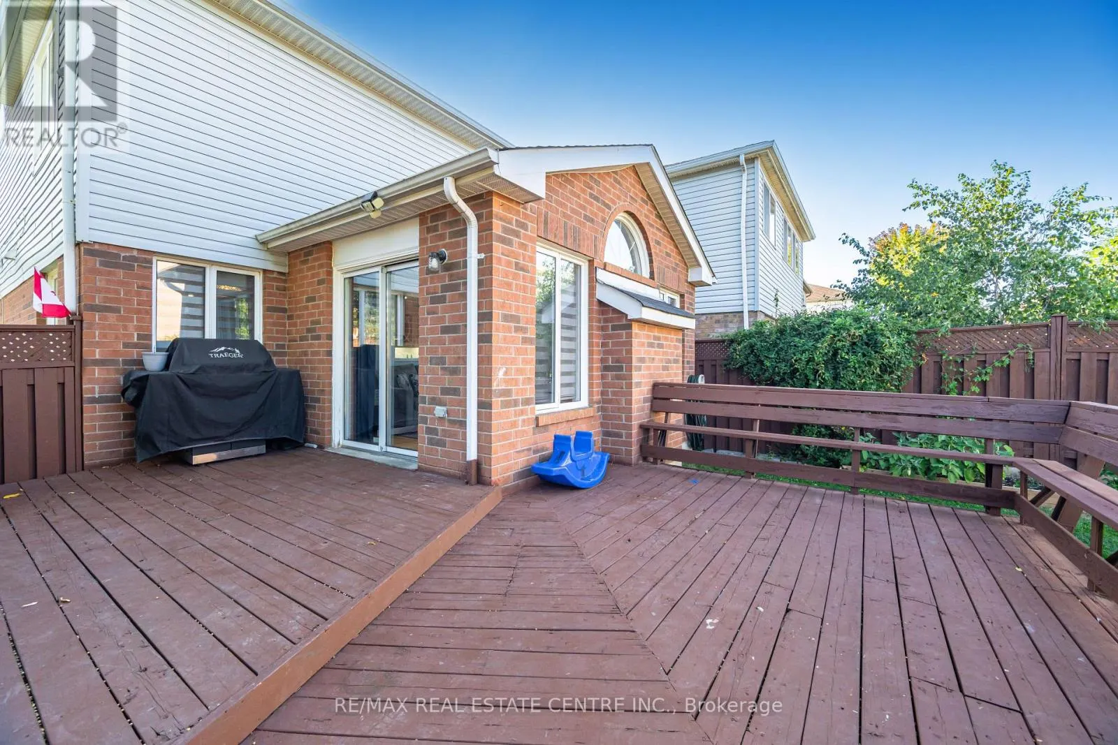 16 FEATHERTOP LANE