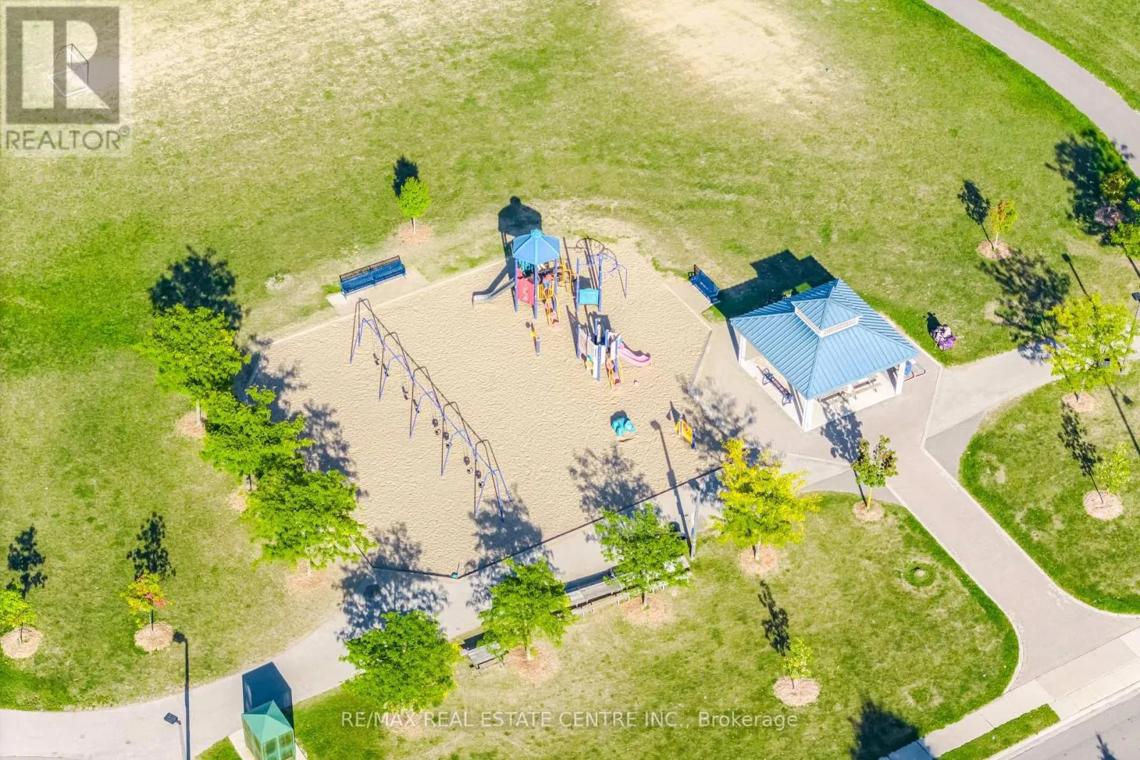 16 FEATHERTOP LANE
