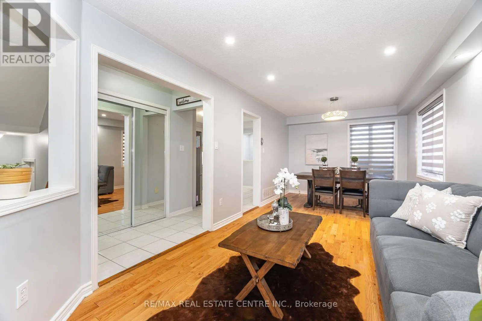 16 FEATHERTOP LANE