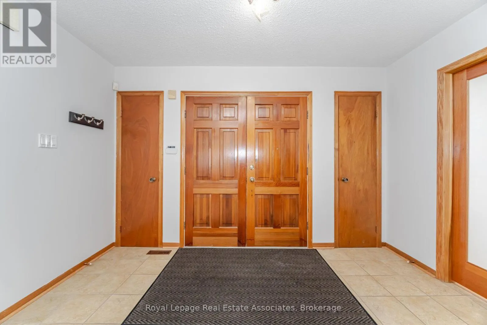 2288 LOG WOOD COURT N