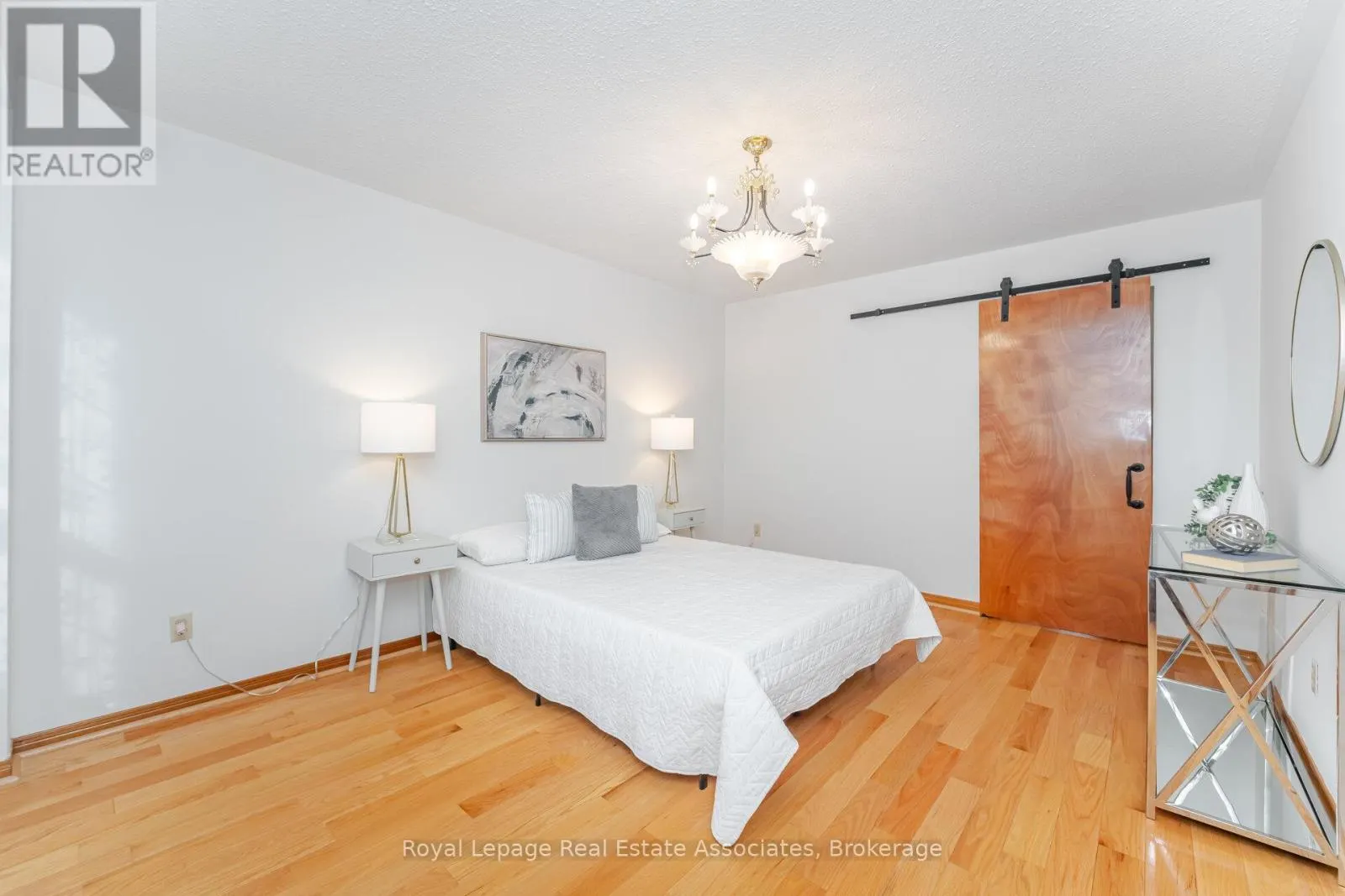 2288 LOG WOOD COURT N