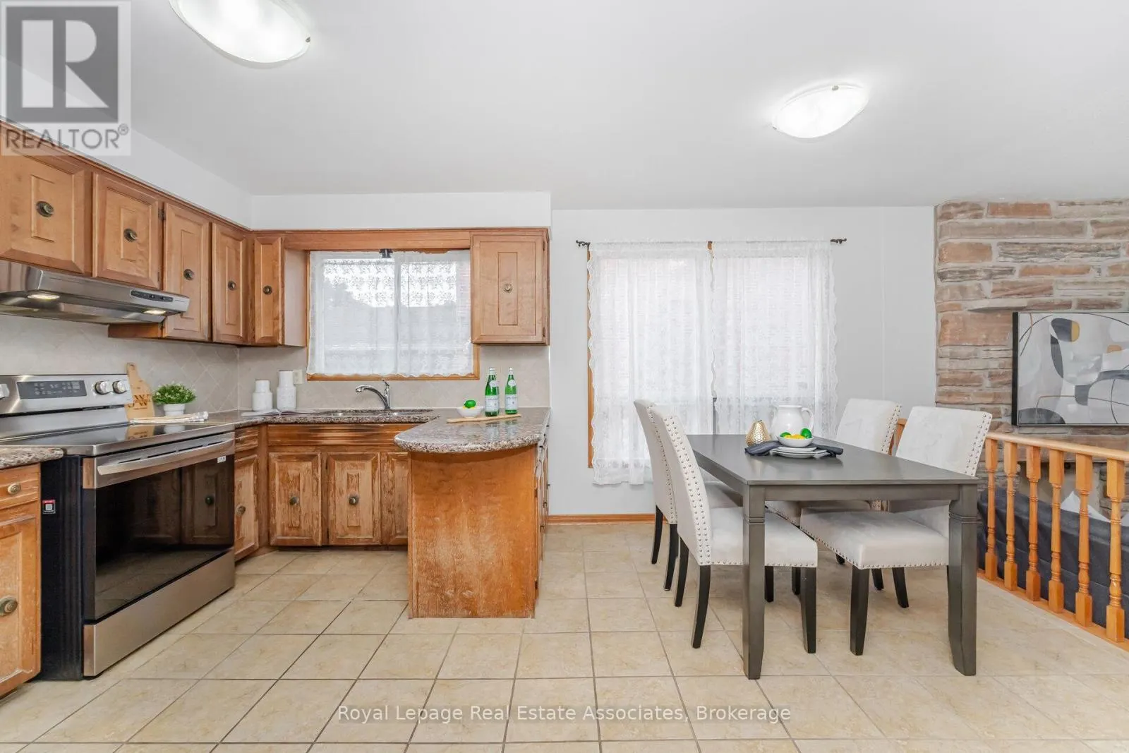 2288 LOG WOOD COURT N