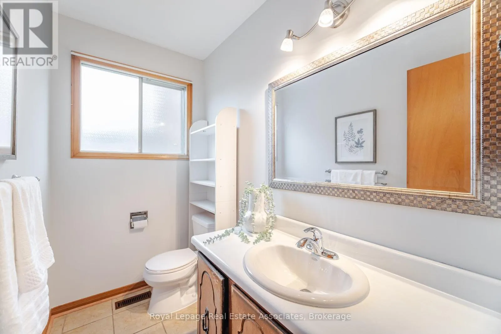 2288 LOG WOOD COURT N
