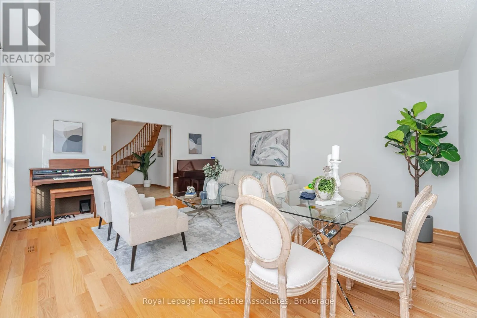 2288 LOG WOOD COURT N