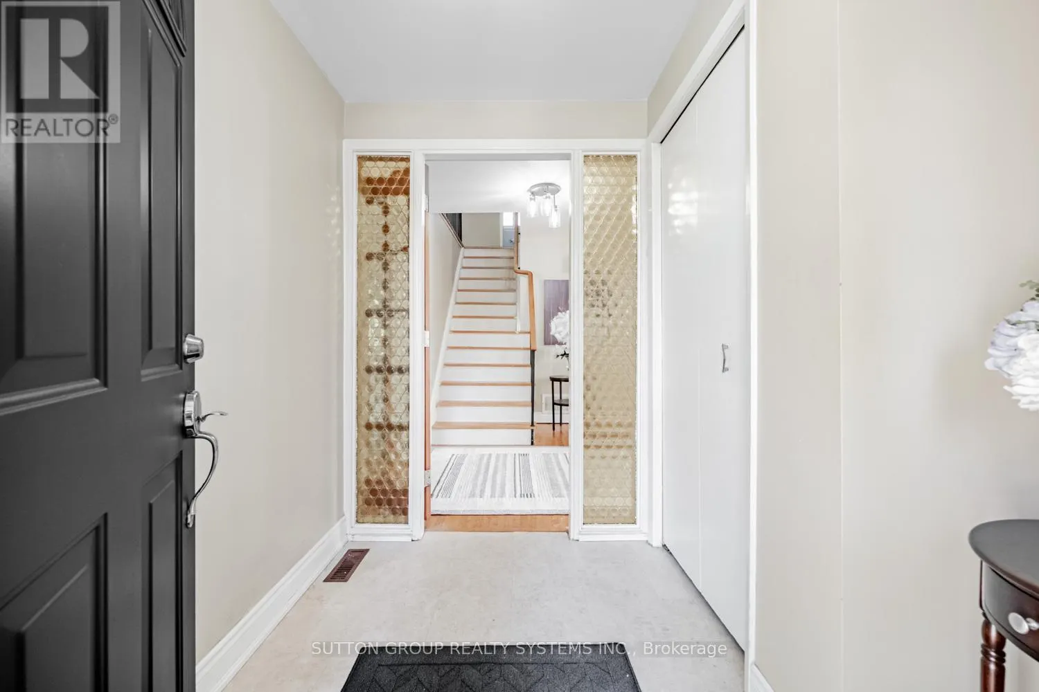 774 BANTING COURT