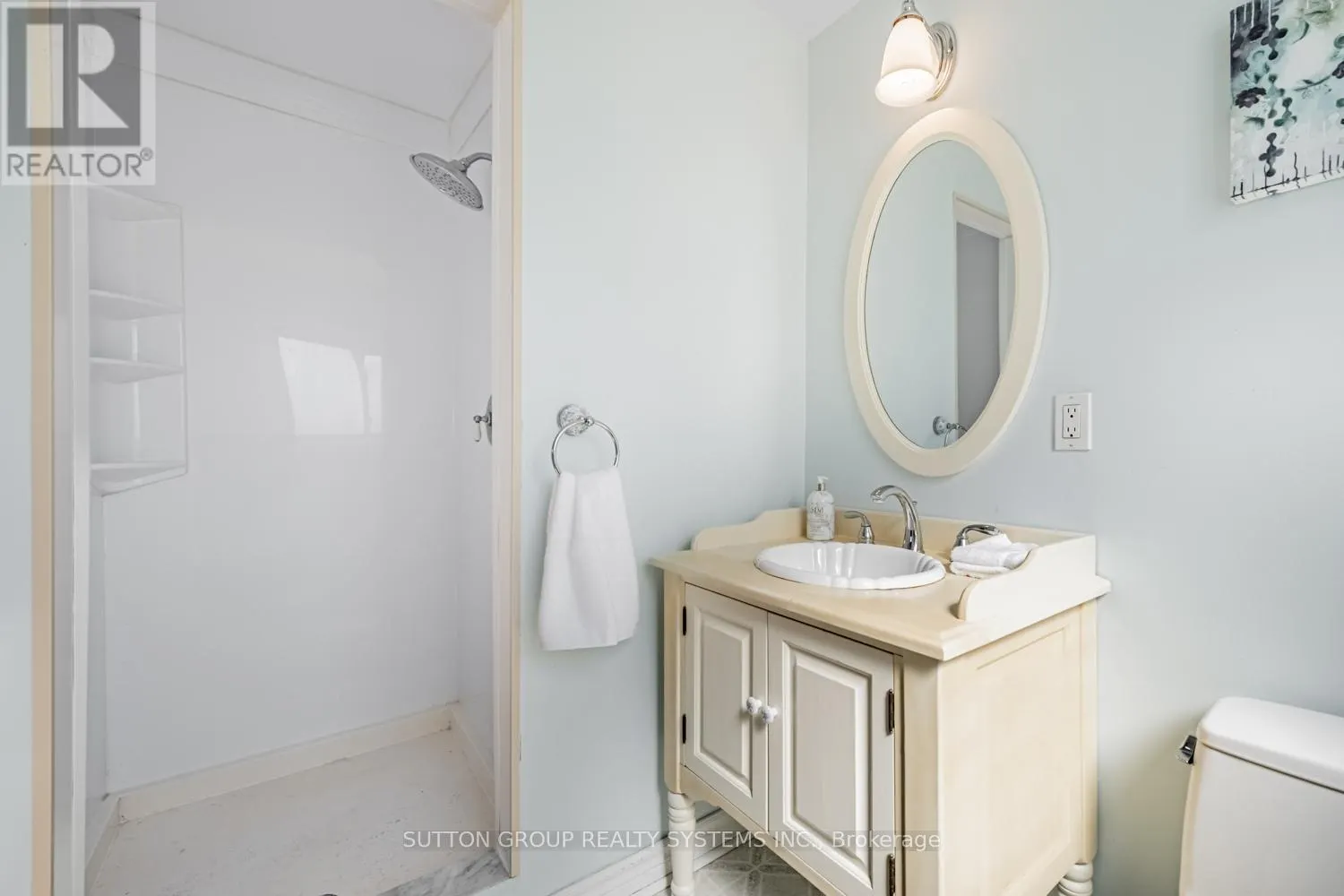 774 BANTING COURT