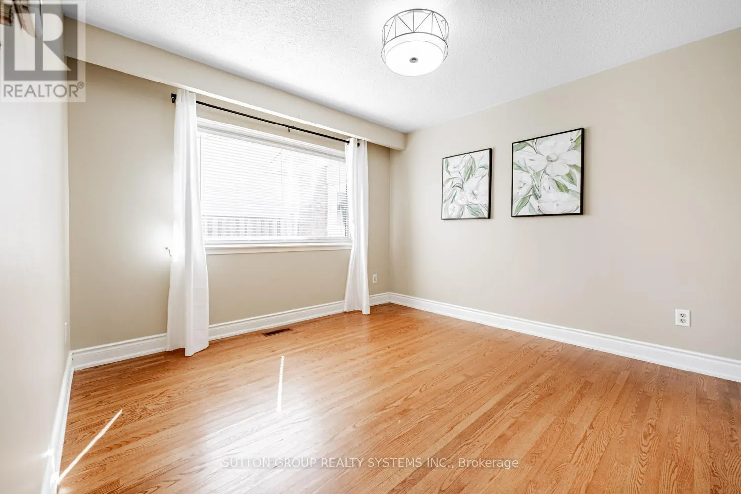 774 BANTING COURT