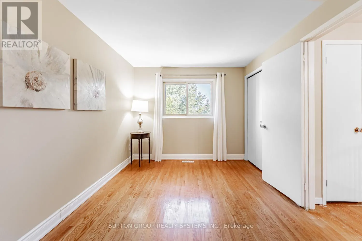 774 BANTING COURT
