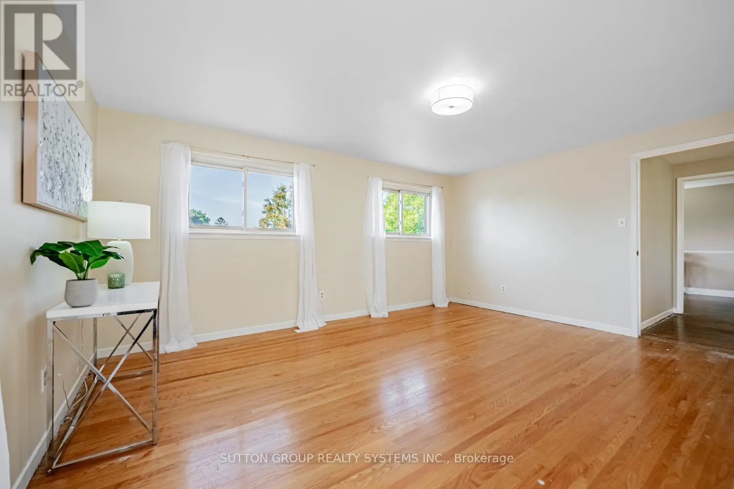 774 BANTING COURT