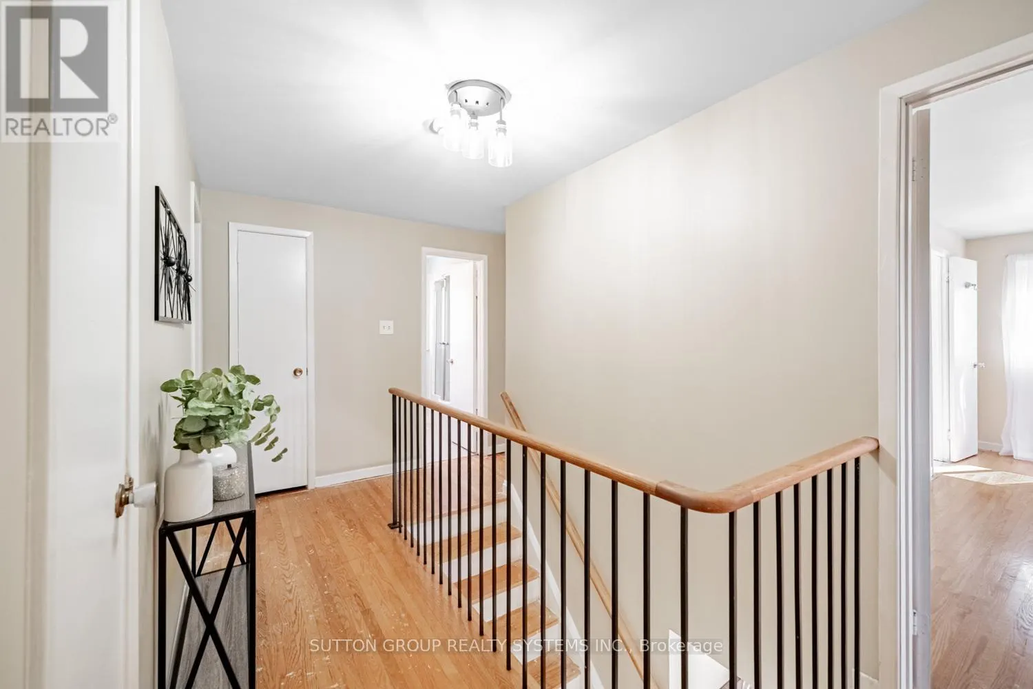 774 BANTING COURT