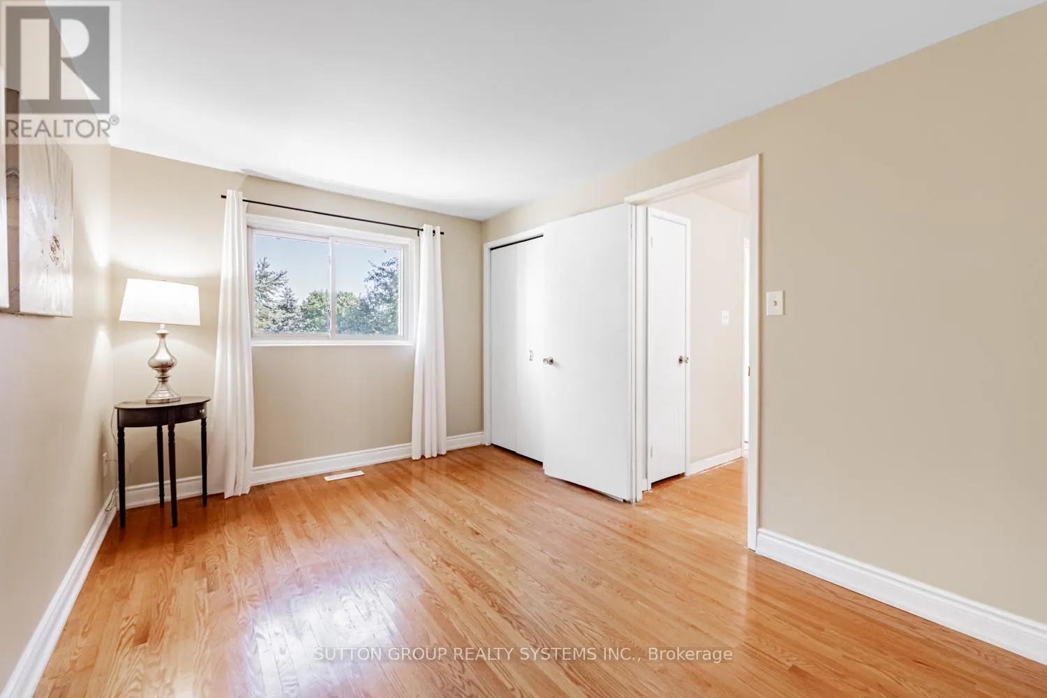 774 BANTING COURT