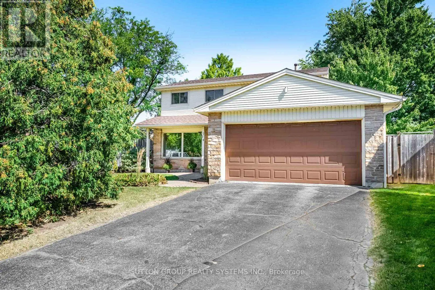 774 BANTING COURT