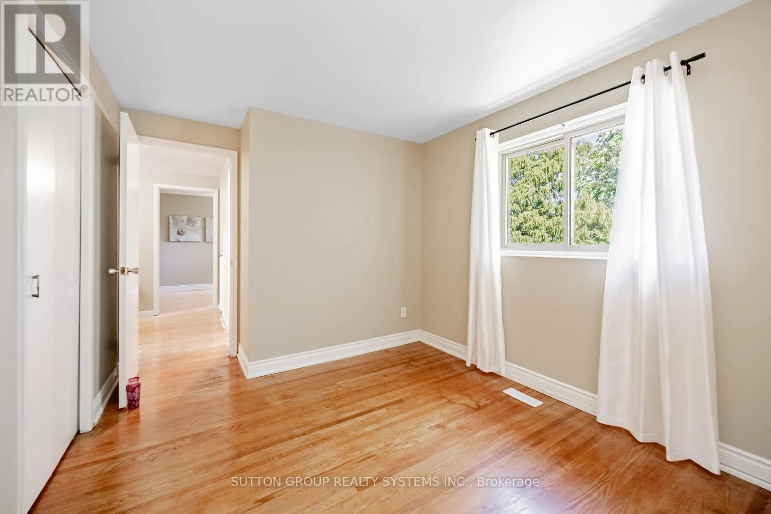 774 BANTING COURT