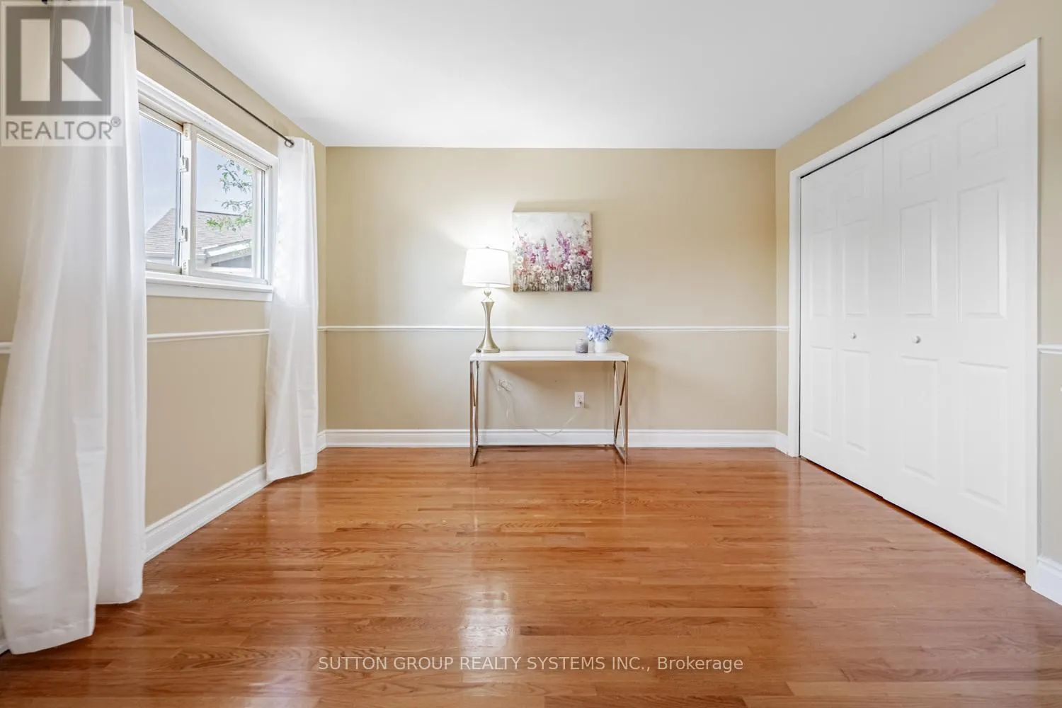 774 BANTING COURT